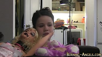 Pretty Emo Babe Rubs Muff