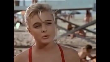 Erika Eleniak Baywatch S1e9