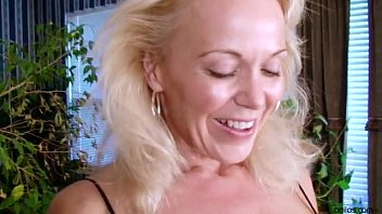 Beautiful Mature Amateur Houswife - Dildo-milf-amateur-mature-toys-masturbation-housewife-anilos