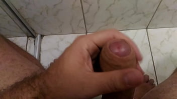 Brincando No Banheiro - brincando, banheiro - Video 4775520