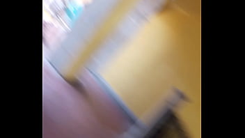 Bajo La Falda En Escaleras