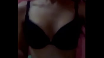 Jovencita Enseñando