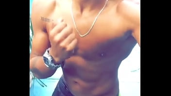 Moreno Novinho Dançando Funk