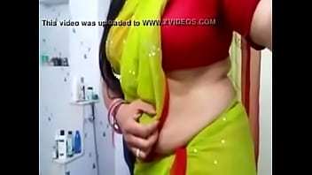 Desi Bhabhi Hot Side Boobs And Tummy View In Blouse For Boyfriend 22 Sec