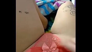 Gostosa Na Siririca - gostosa, calcinha, siririca, laranja - Video 4623240