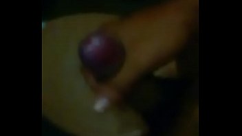 Punheta No Banheiro - Parte 2