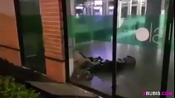 Venezolana Pillada Cogiendo En Banesco (banco En Venezuela) - Parte 1