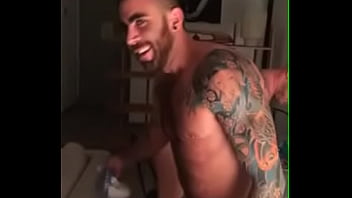 Barbudo Tatuado Fudendo Gostoso @allysonrobert