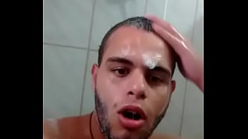Maicon Küster Tomando Banho Pelado E Sensualizando
