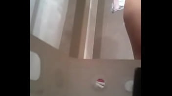 Mí Hermana En El Baño - hermana, espiar, bano - Video 4737672