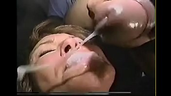 Who is she ? - Milf-bogas