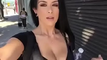 Who is she?? Quien es ella?? - Brunette-public-voyeur-linda-morena-streets-hermosa-calle-quien-georgeus