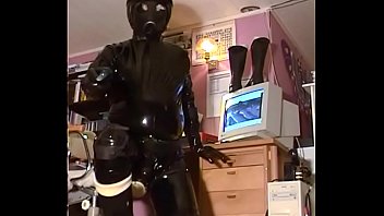 Roxina2003rubberoxbootfetish280103xl