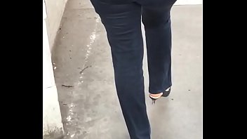 Nalgona Grabada En La Calle