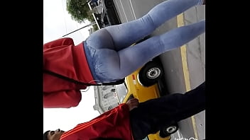 Culo De Una En La Calle Grabada