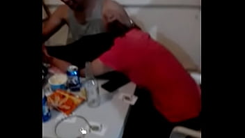 Mujer B. Lame Pezón De Su Hermano Parte 2