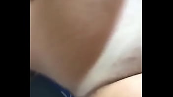 Novinha Gostosa Se Masturbando Com Escova