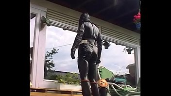 Roxina2003RubberSuitOut030703XXL