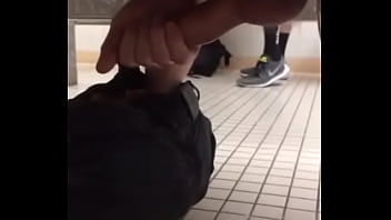 Pegacao Banheiro De Shopping