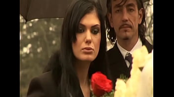 Dicke Titten Unter Der Dusche