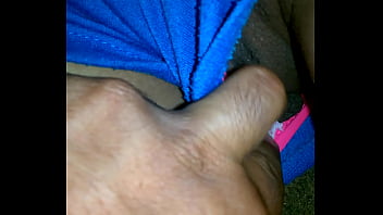 D. Ami Mujer Tocando