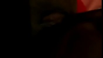 Putinha Coroa Enfiando Banana E Gozando