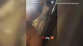 Kim Kardashian S. -- (makeloves.us)