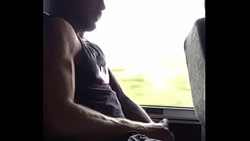 Gostosao Batendo Uma De Boa No Onibus|