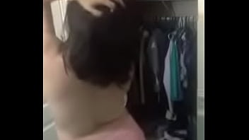 Perriando Sexy Sola En La Pared