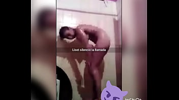 Lisseth Gonzales - Ducha-masturbandose