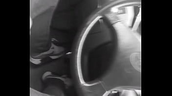 Punheta No Carro - sexy, jeans, man, solo, car, hetero, exibicionismo, tesao, rua, carro, punheta, duro, pau, safado, p - Video 4633178