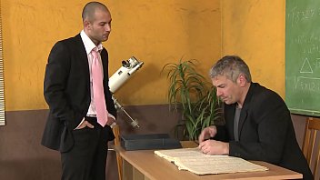 Im Klassenzimmer Hart Und Geil Gefickt - Pervers Hd