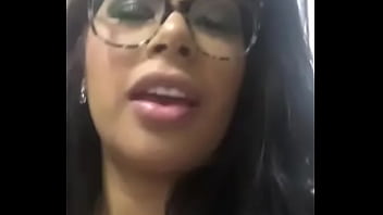 Rica Venezolana Mostrando Su Cucota Estilo Bic Mac