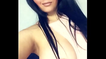 Yo Una Tetita Un Previo