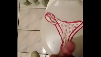 Aliviando Na Calcinha Da Gostosa