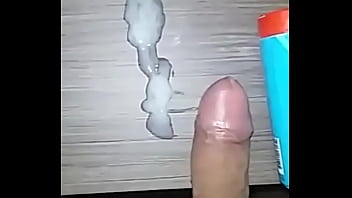 Gozando Sem A Mão - gay, gozada, porra, leite, soloboy - Video 4652063