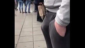 Bulto De Pija En La Vereda