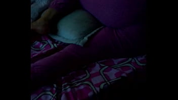 Amigo Acaricia Esposa