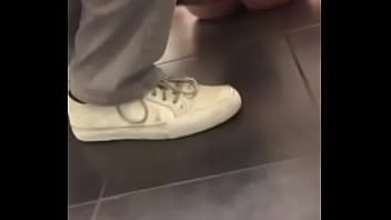 Flagra Banheiro P_blico 2