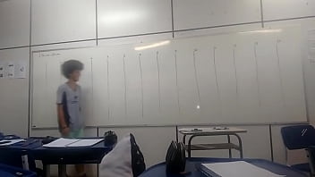 Novinha Safada Andando Ao Som De Sweet Dreams