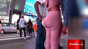 Sample Video Pawg In Colorful Leggings