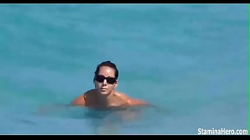 I Dont Care Who Sees Us, Fuck Me Here