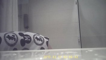 偷拍姊姊小奶诗诗洗澡China