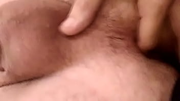 Agustin Jugando Con Su Cola