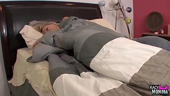 Lesbian Stepmom Fingering And Pussylicking