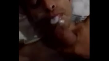 Putito Tragando Leche