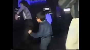 Bailando Electronica Con Dos Putas Cachondas