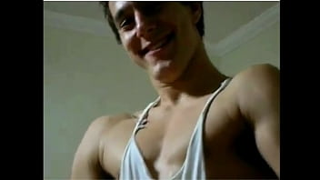 Davi Eliasquevici Mostrando O Volume De Sua Neca Com Parafimose