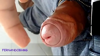 Passando O Dedinho Na Cabeça Do Caralho E Ele Babando!!!