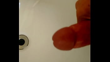 Gozando Na Pia Da Casa De Amigos!